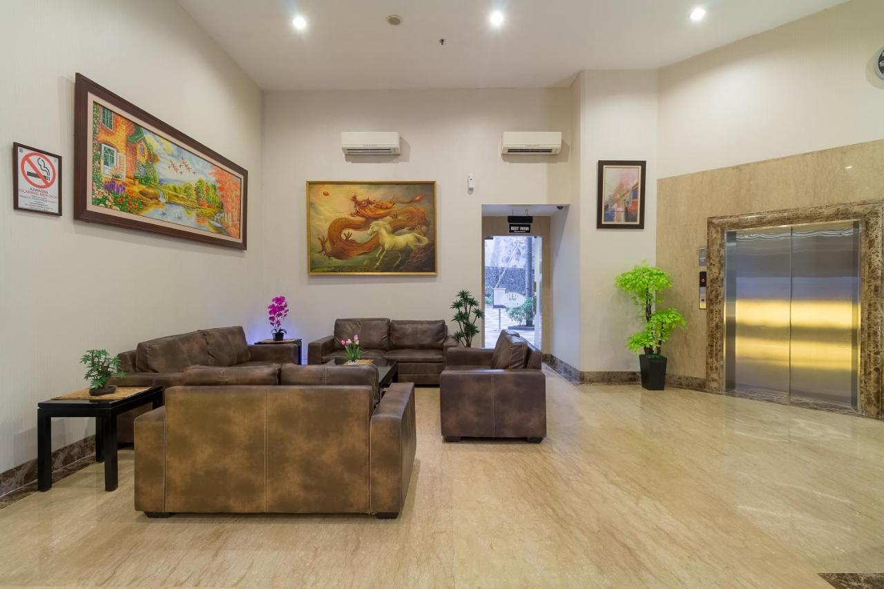 Hotel Golden Sky Pluit Jakarta Exteriör bild