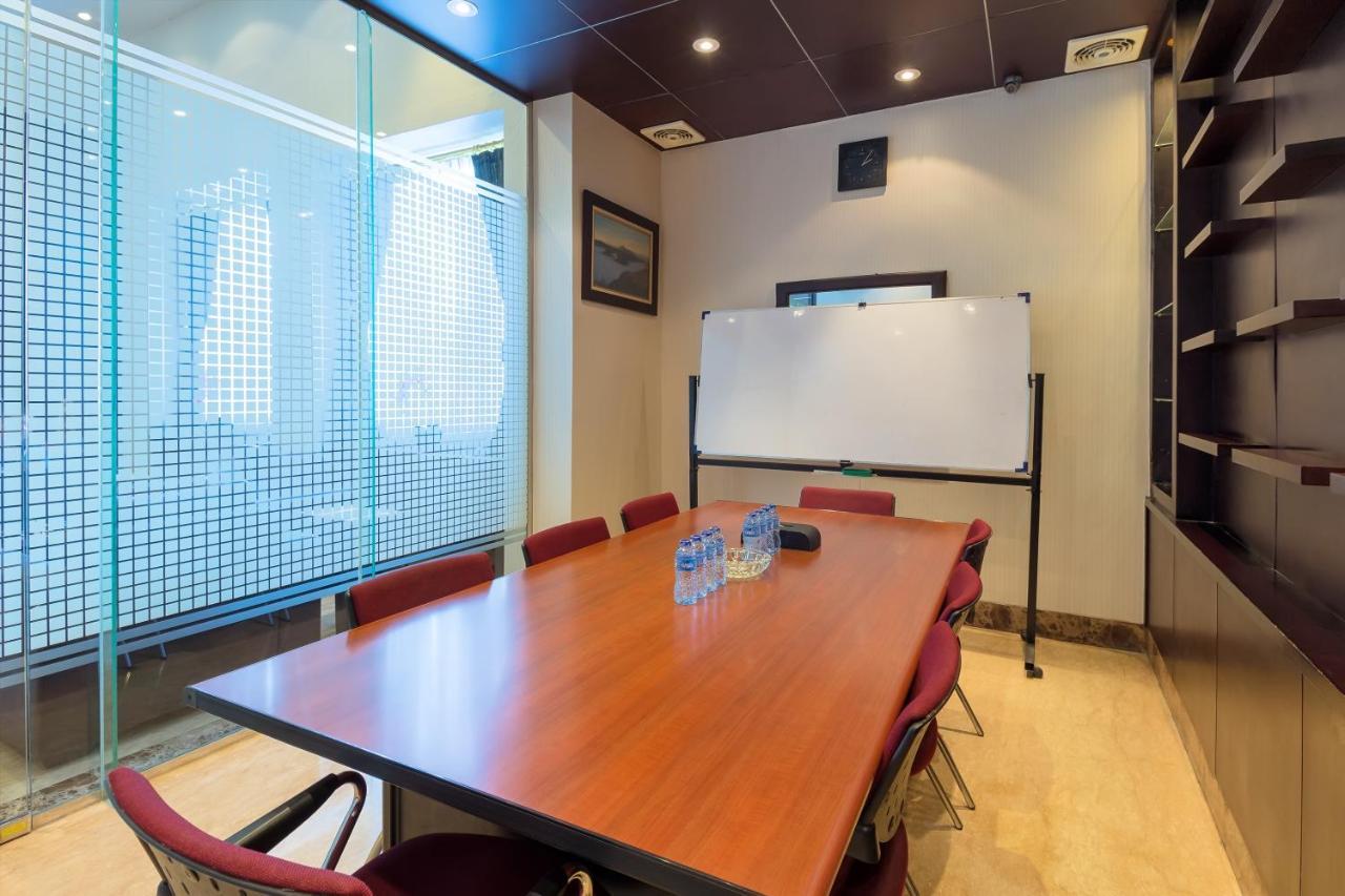 Hotel Golden Sky Pluit Jakarta Exteriör bild