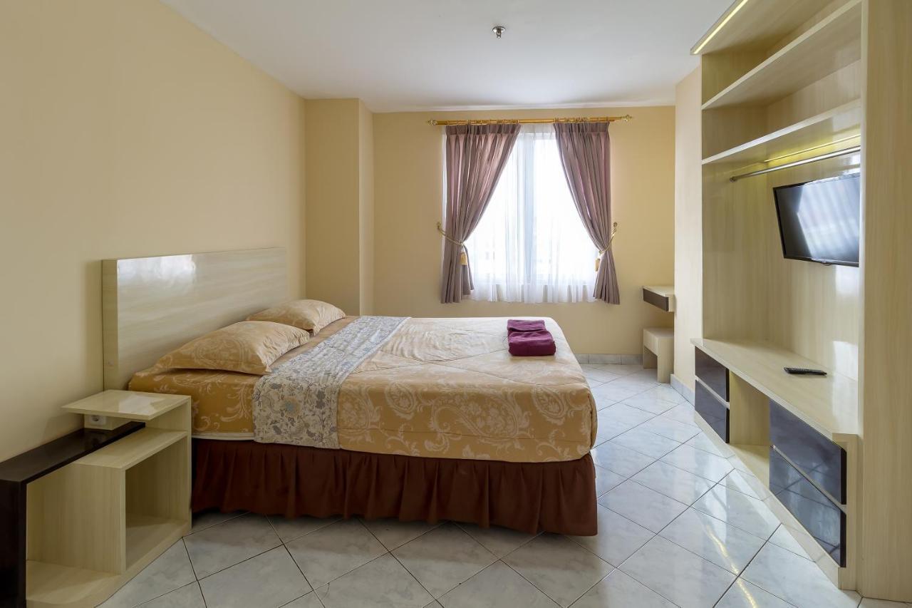 Hotel Golden Sky Pluit Jakarta Exteriör bild
