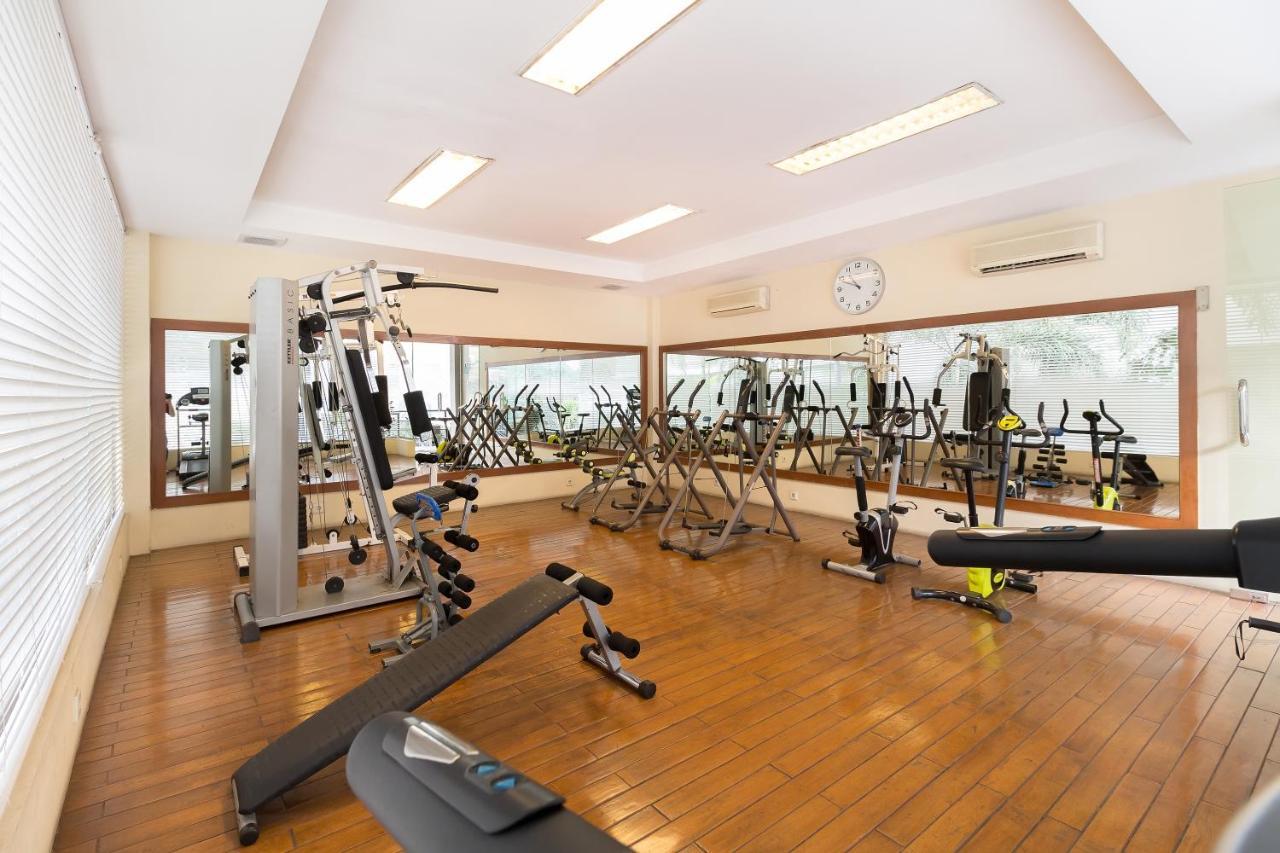 Hotel Golden Sky Pluit Jakarta Exteriör bild