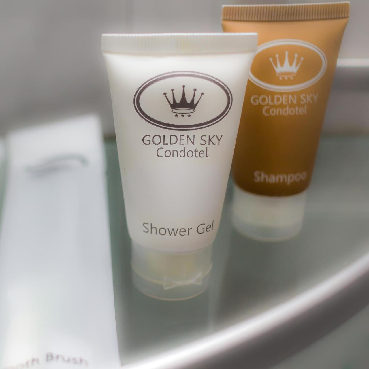 Hotel Golden Sky Pluit Jakarta Exteriör bild